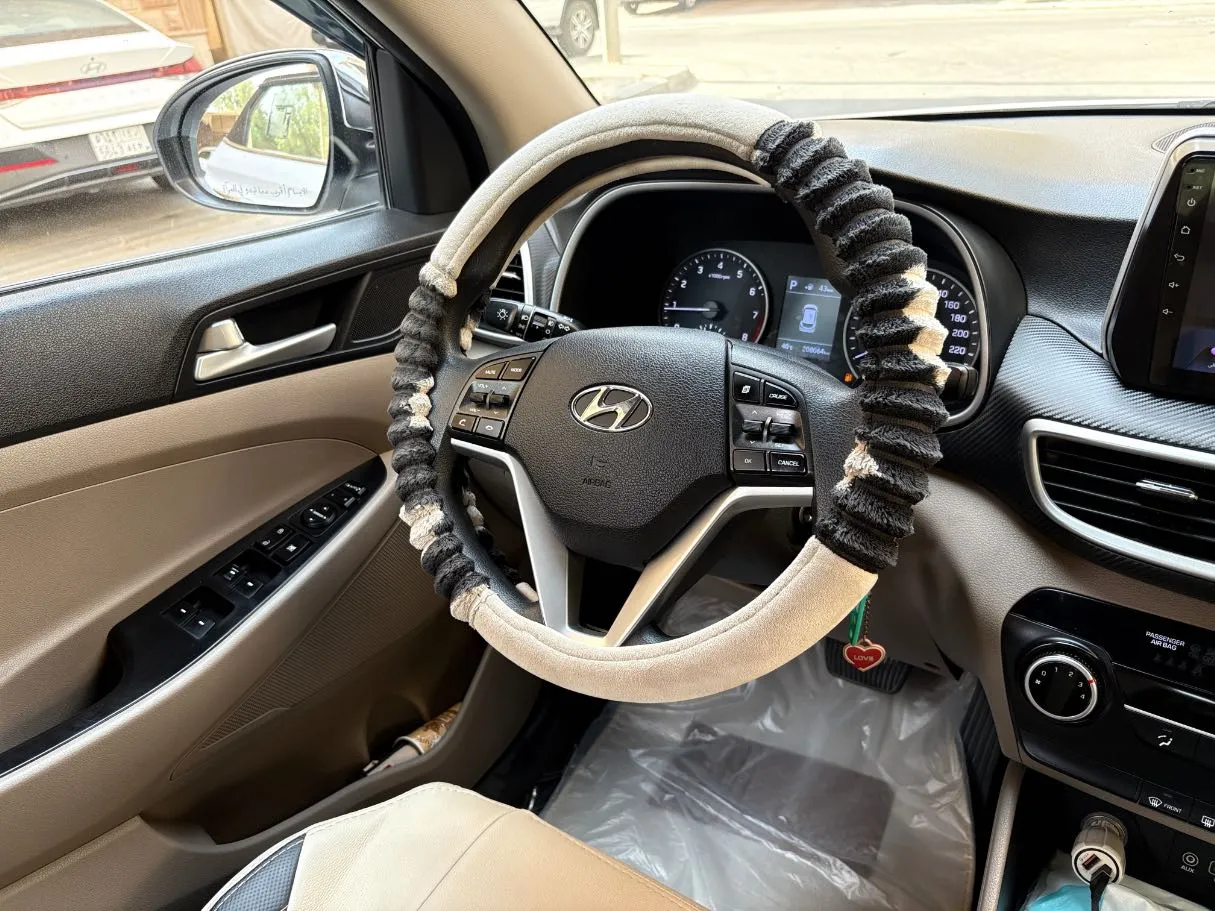 Car image 21