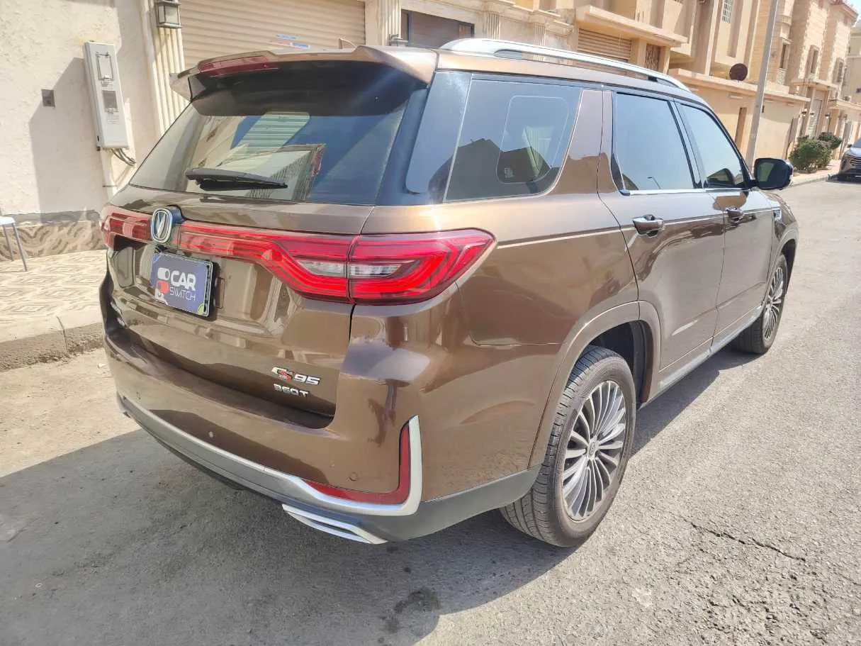 Car image 5