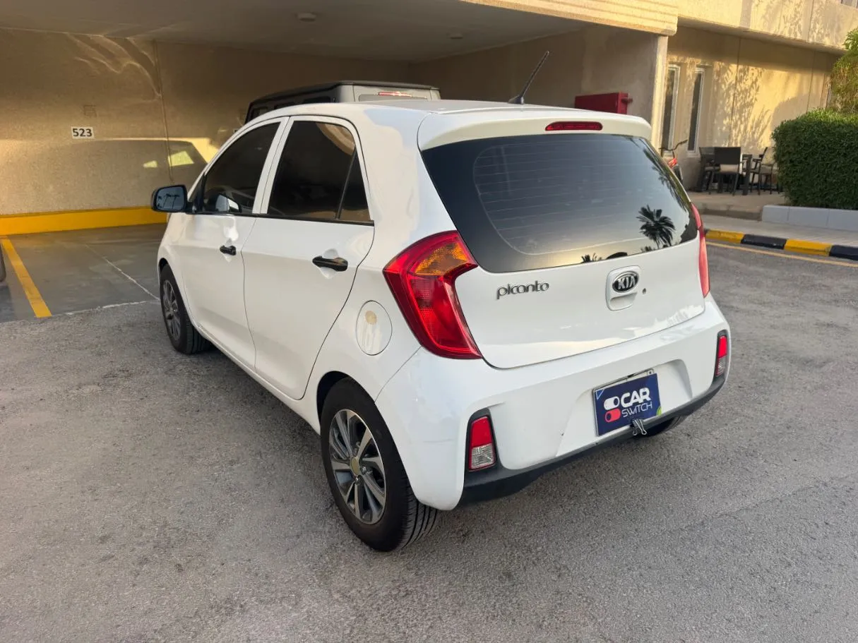Car image 7