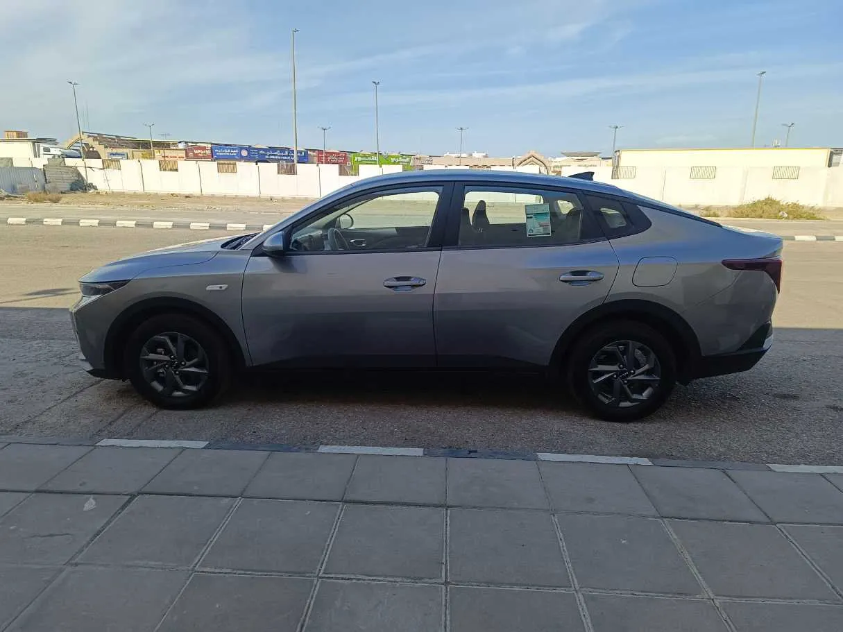 Car image 10