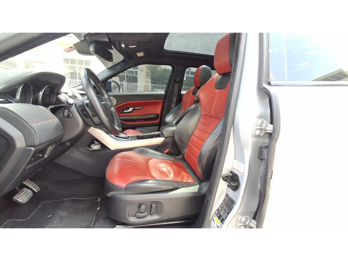 Car image 12