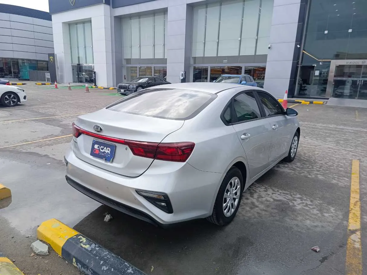 Car image 5