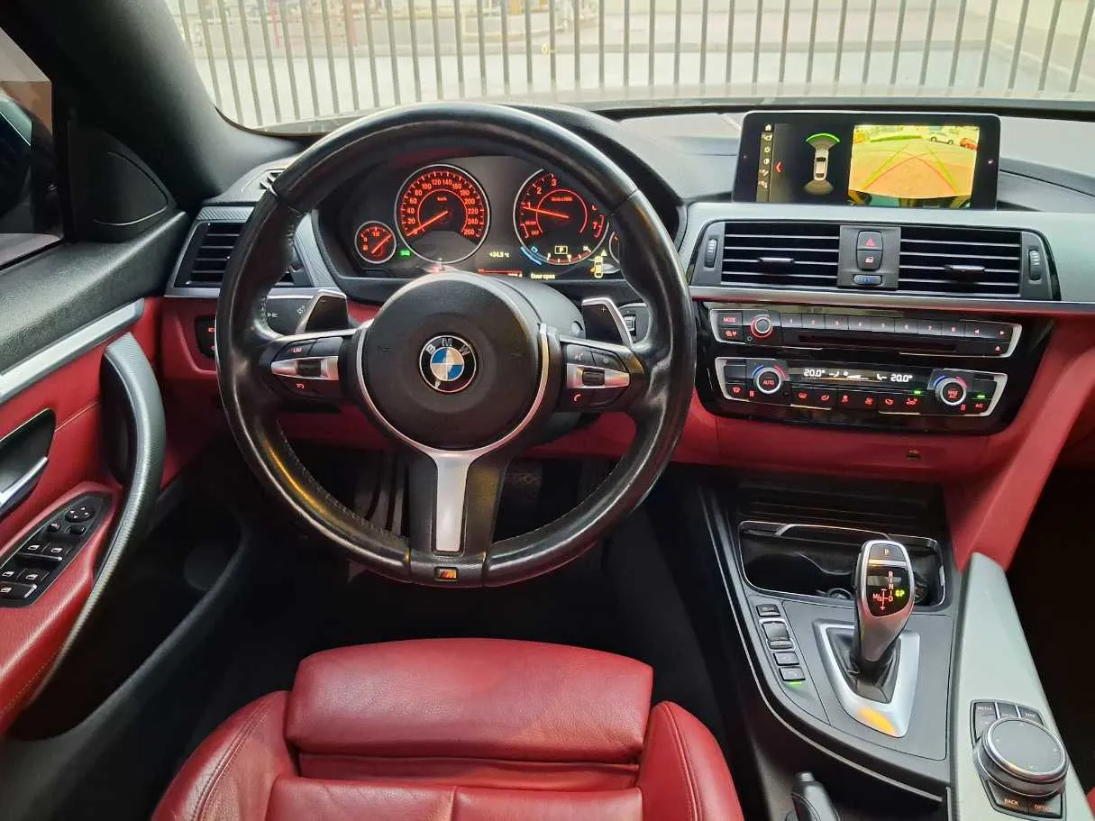 Car image 17