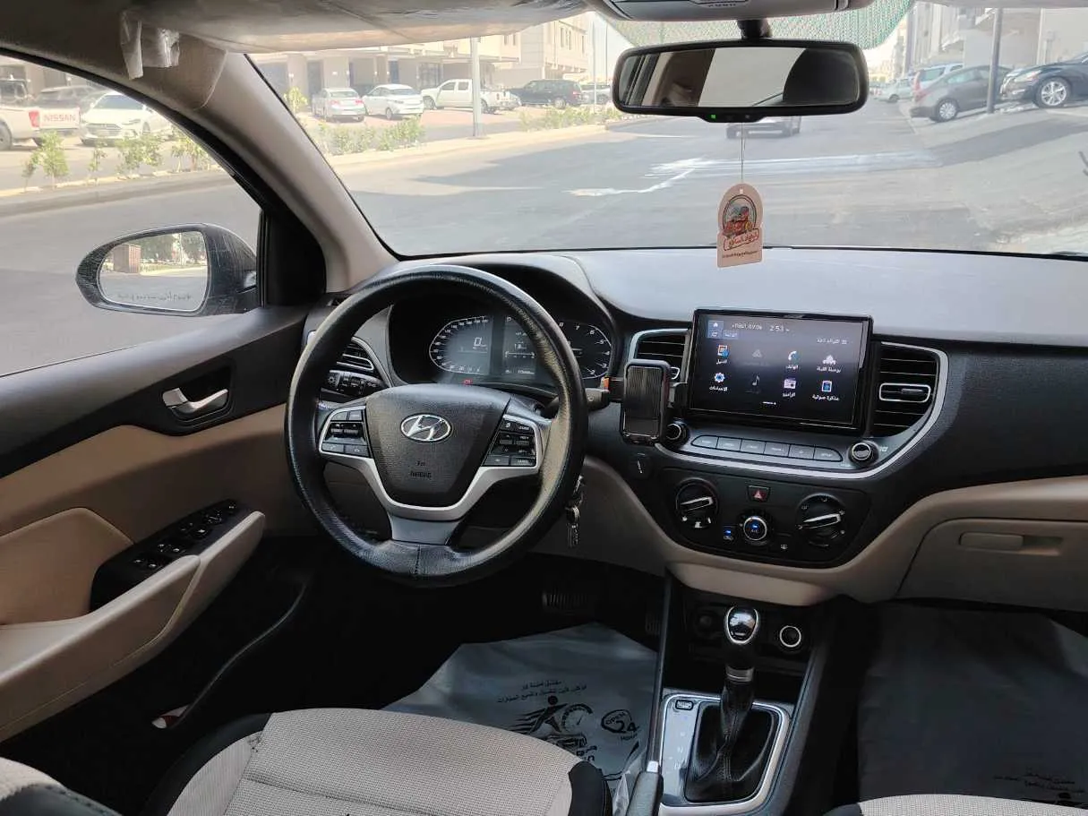Car image 23