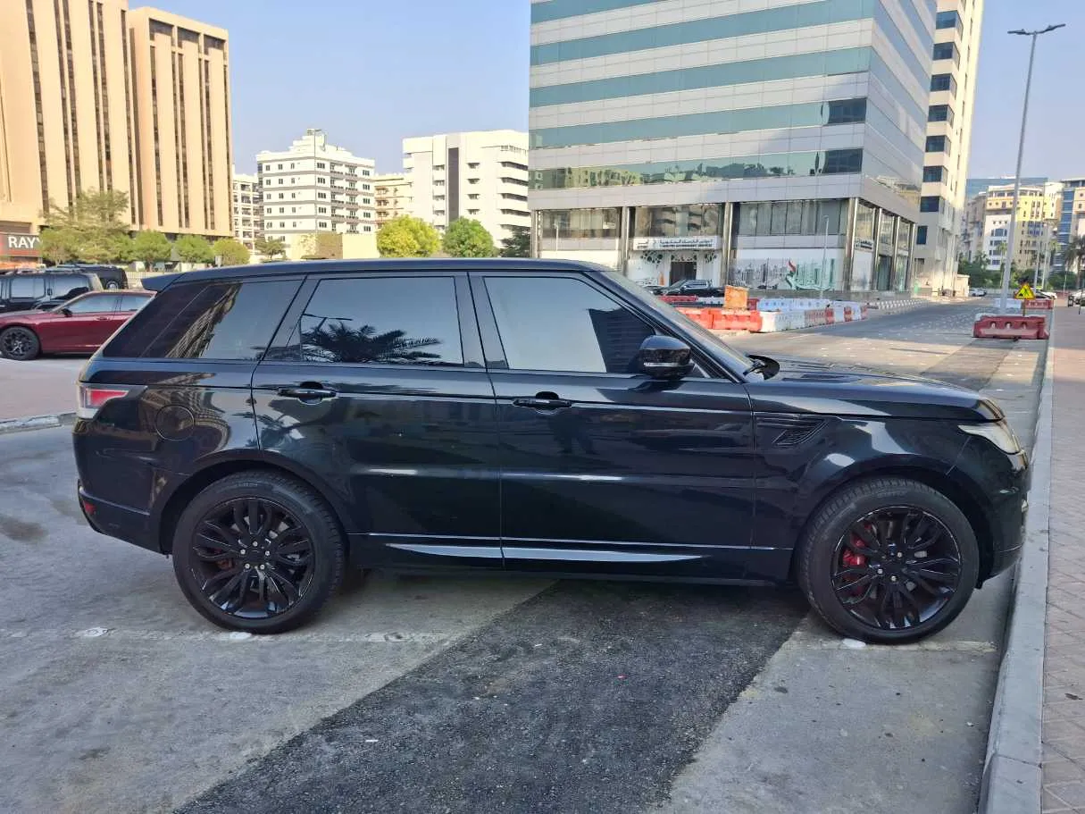 Car image 8