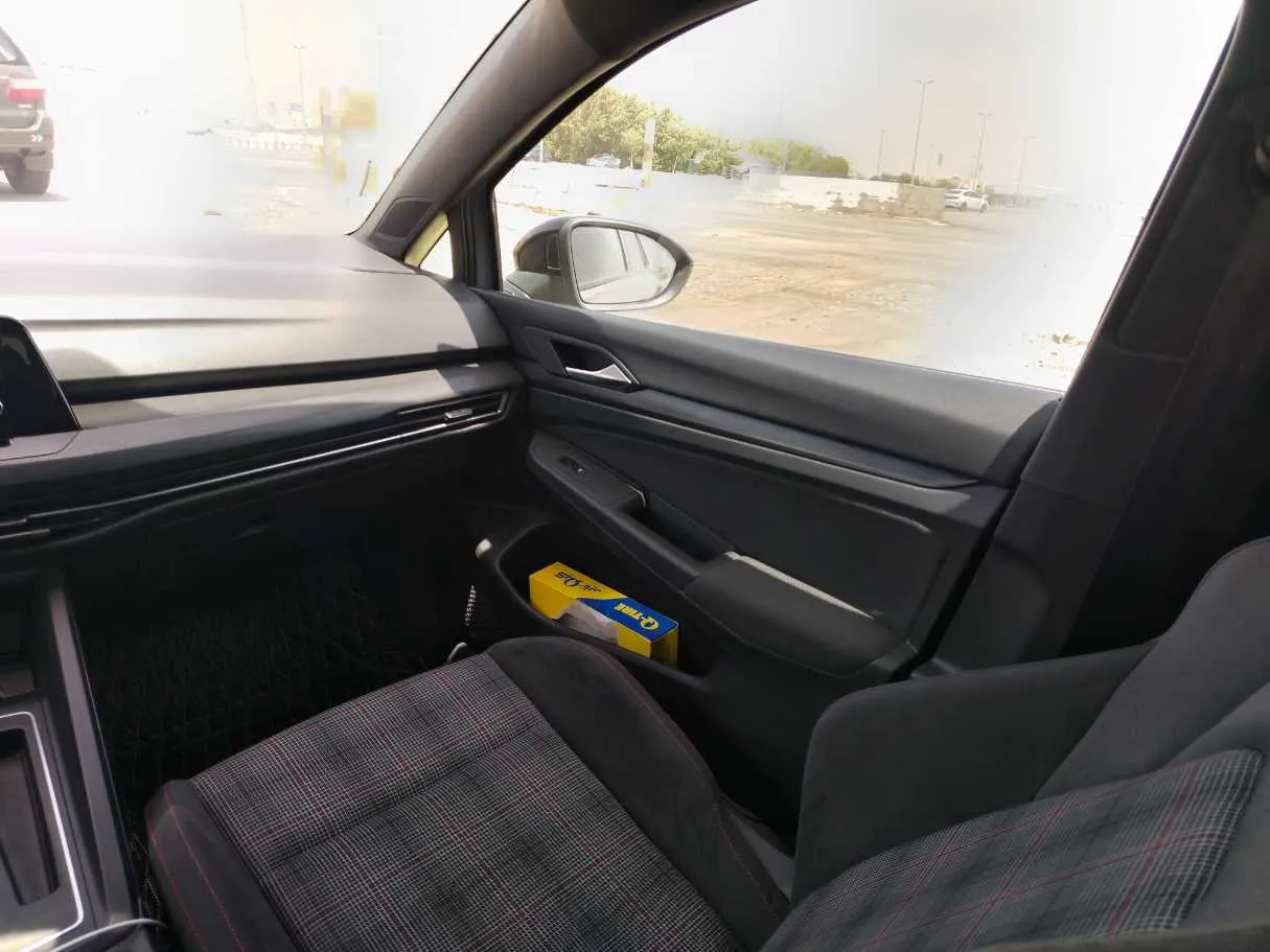 Car image 34