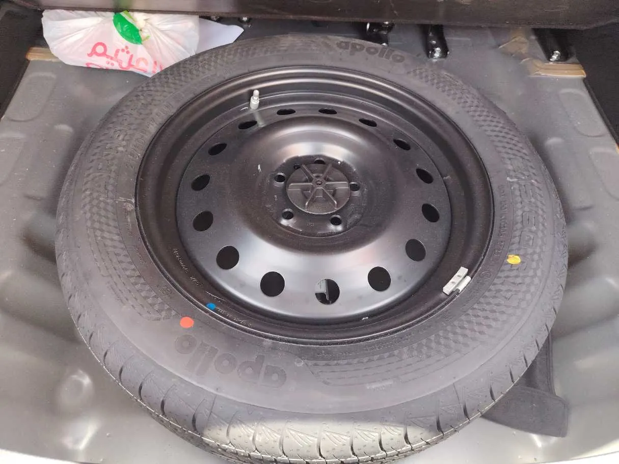 Car image 29