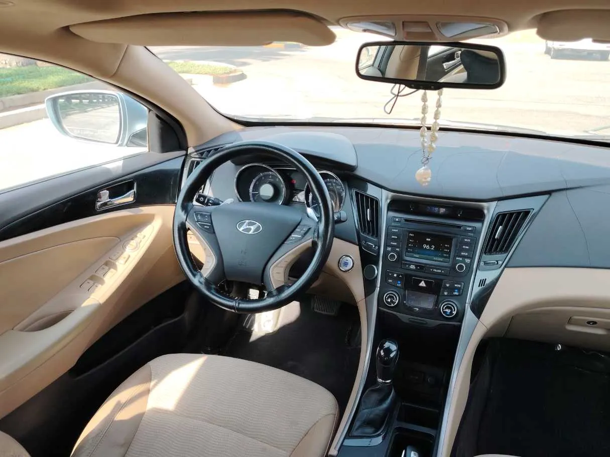 Car image 22