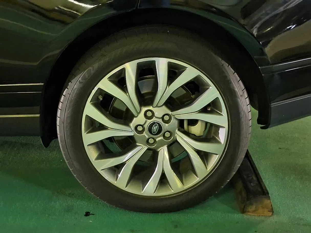 Car image 7