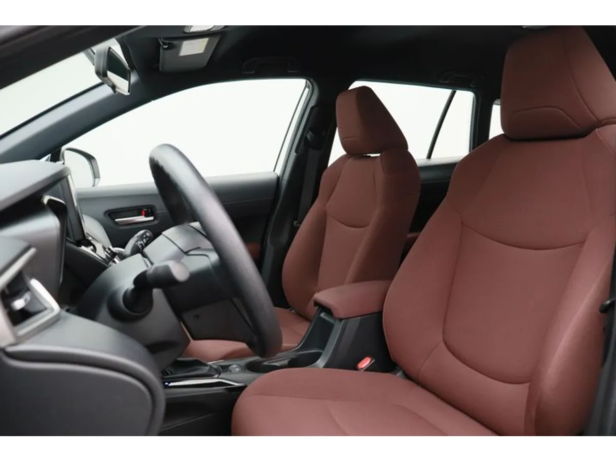 Car image 8