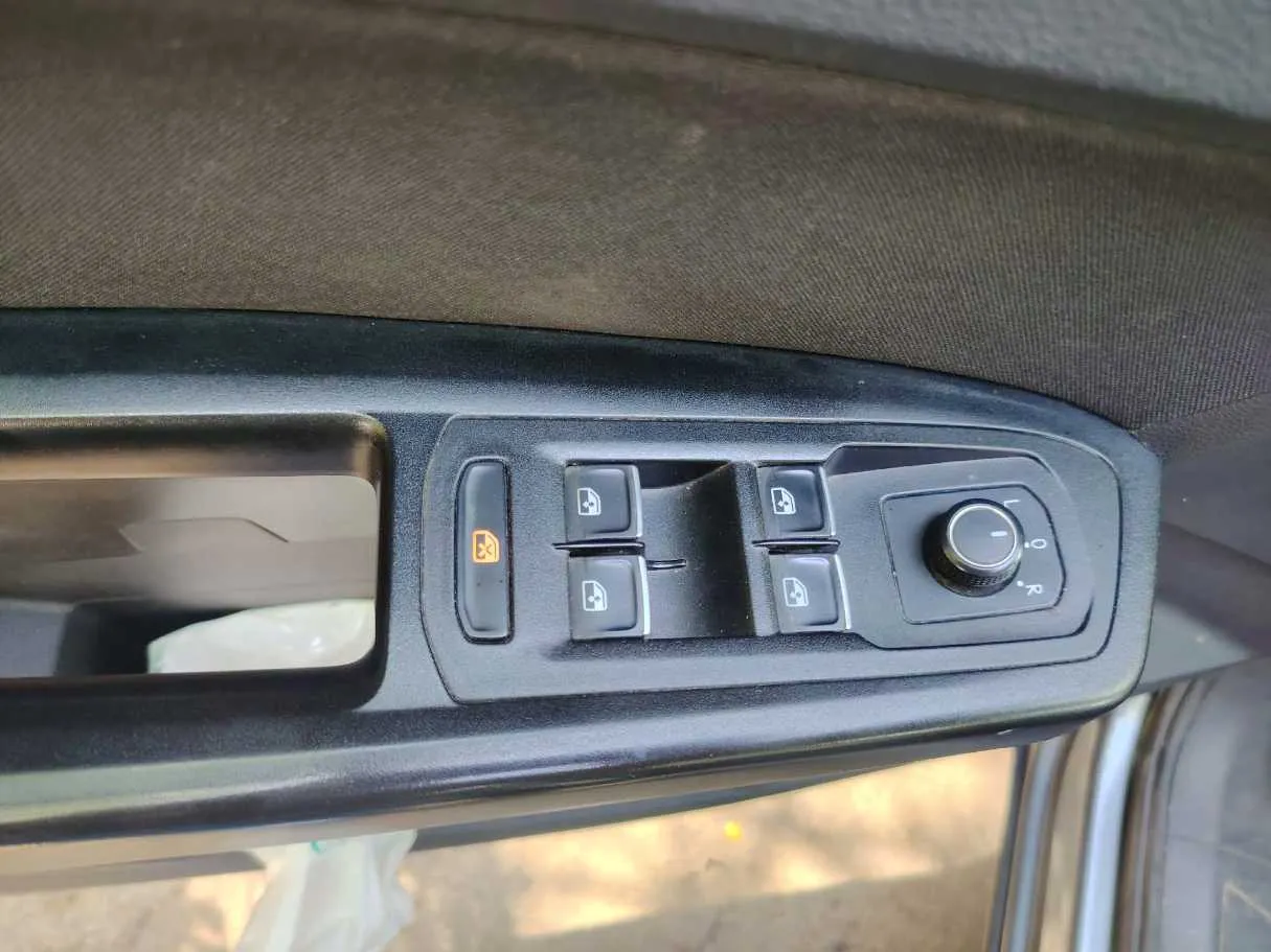 Car image 41