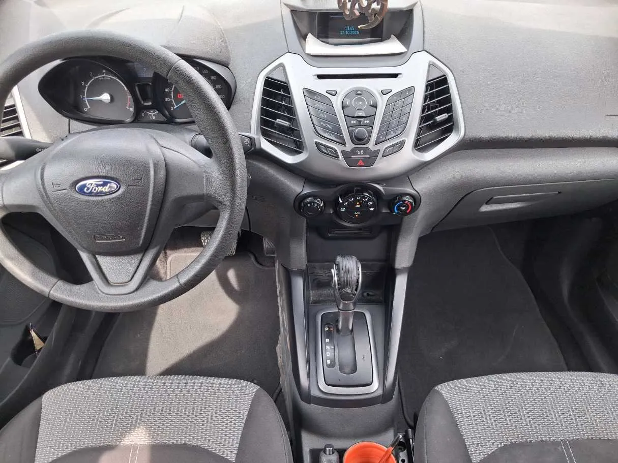 Car image 16