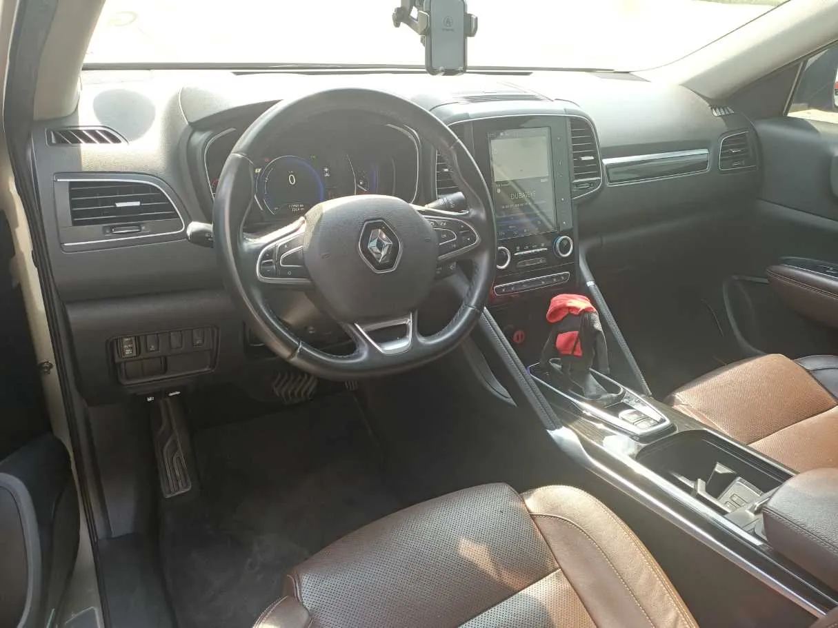 Car image 11