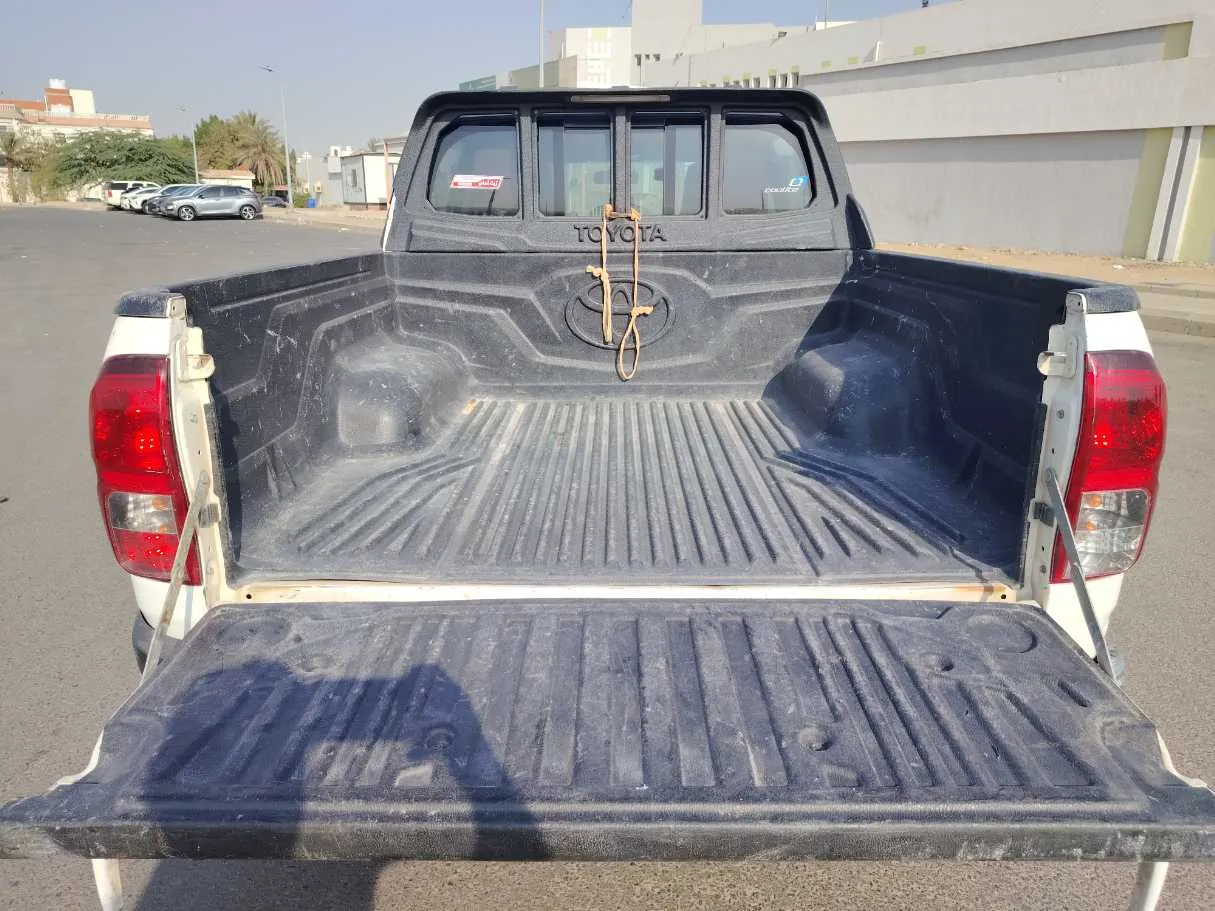 Car image 23