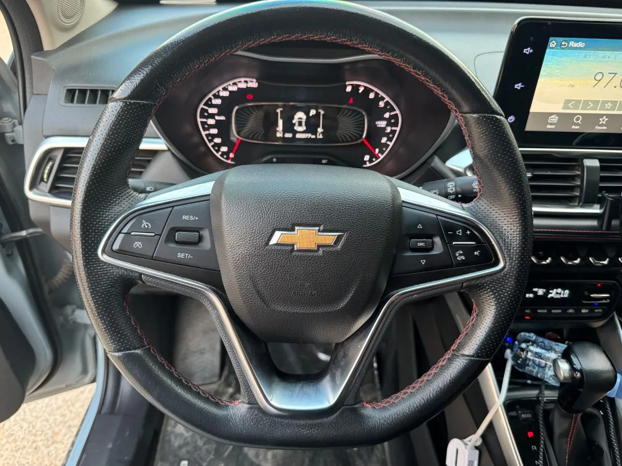 Car image 19