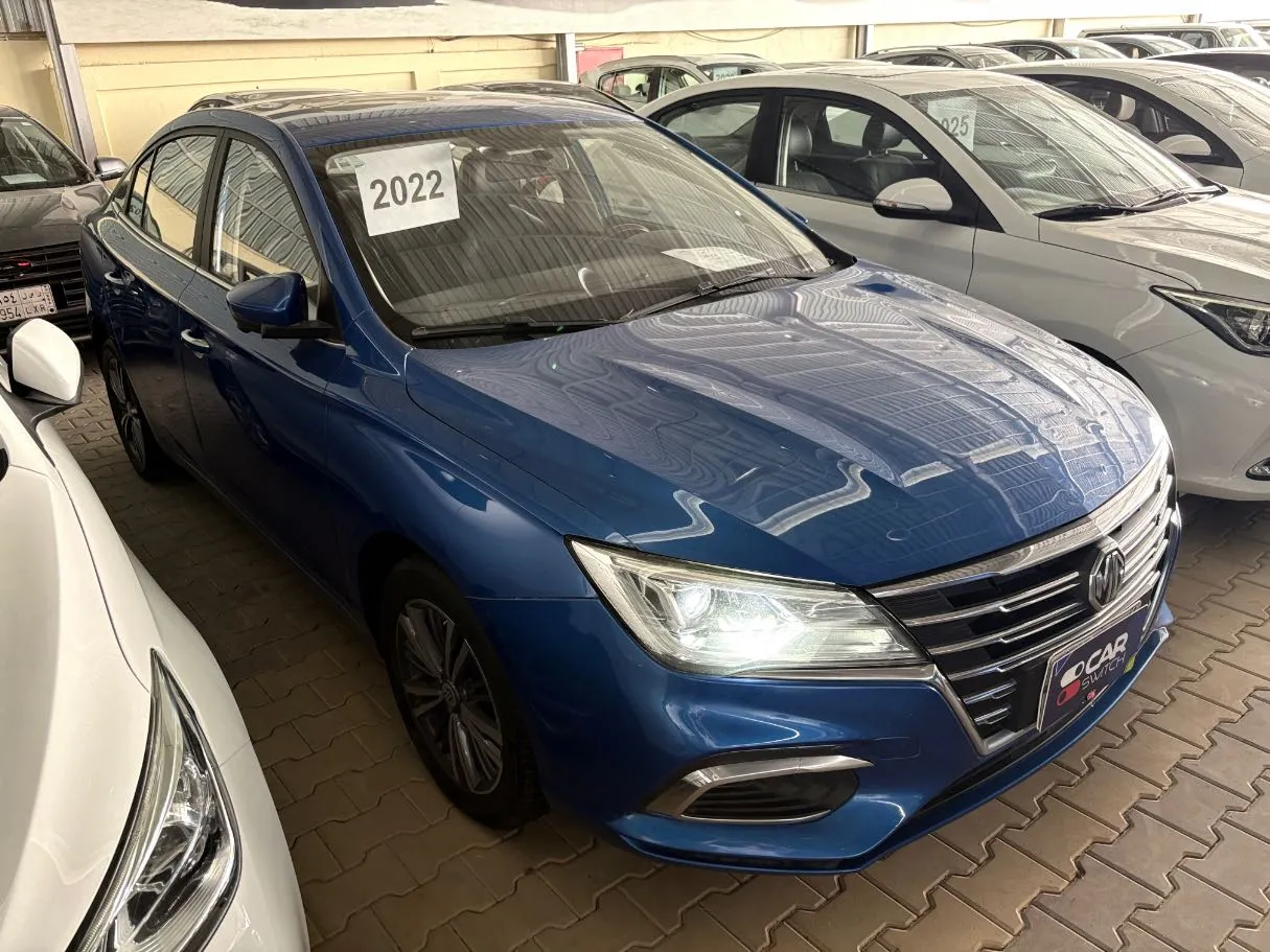 Car image 3