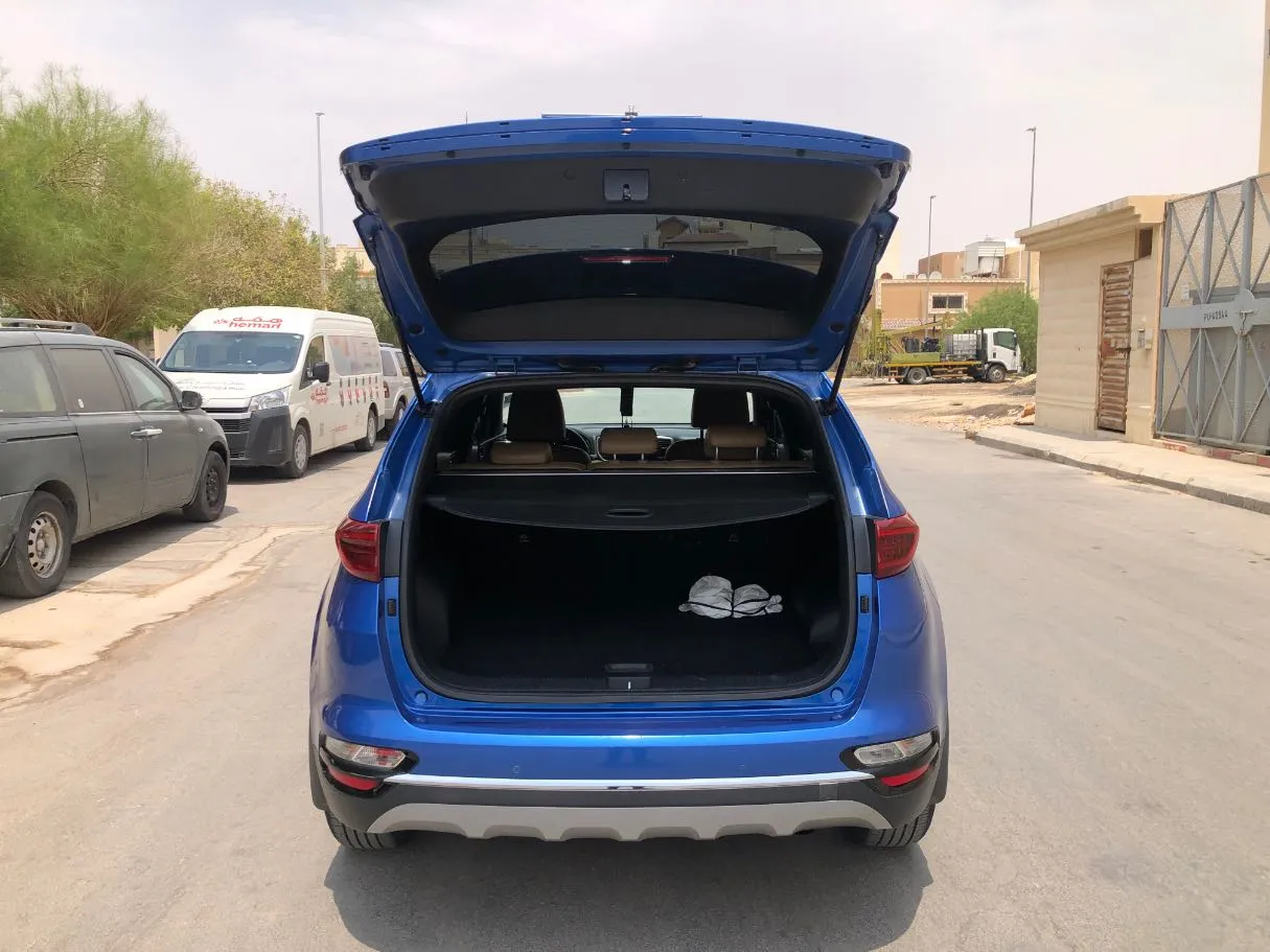 Car image 21
