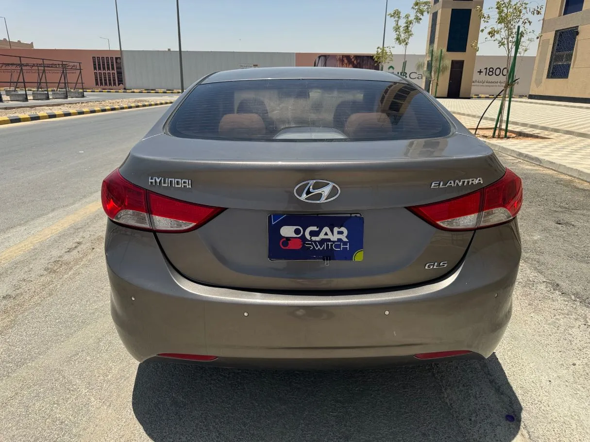Car image 6