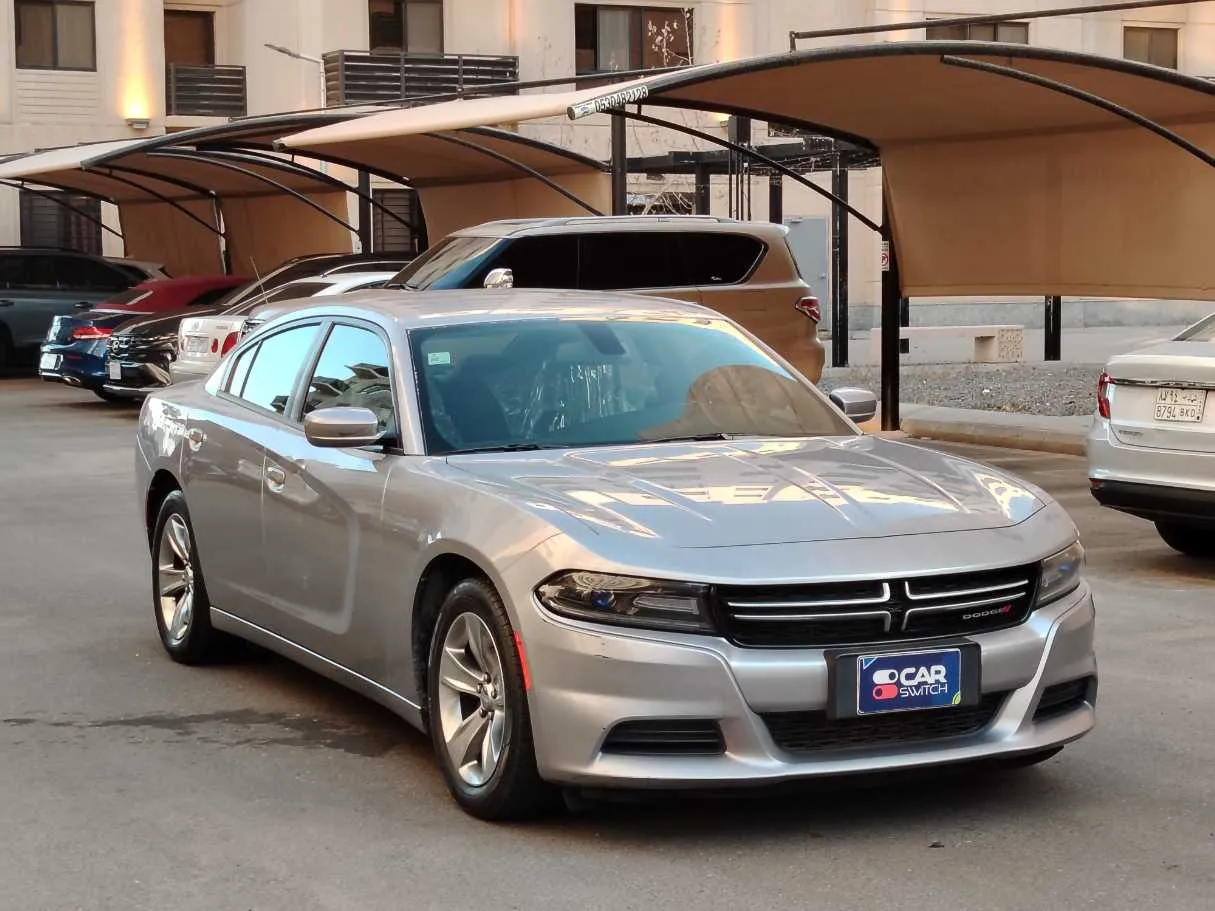 Car image 3