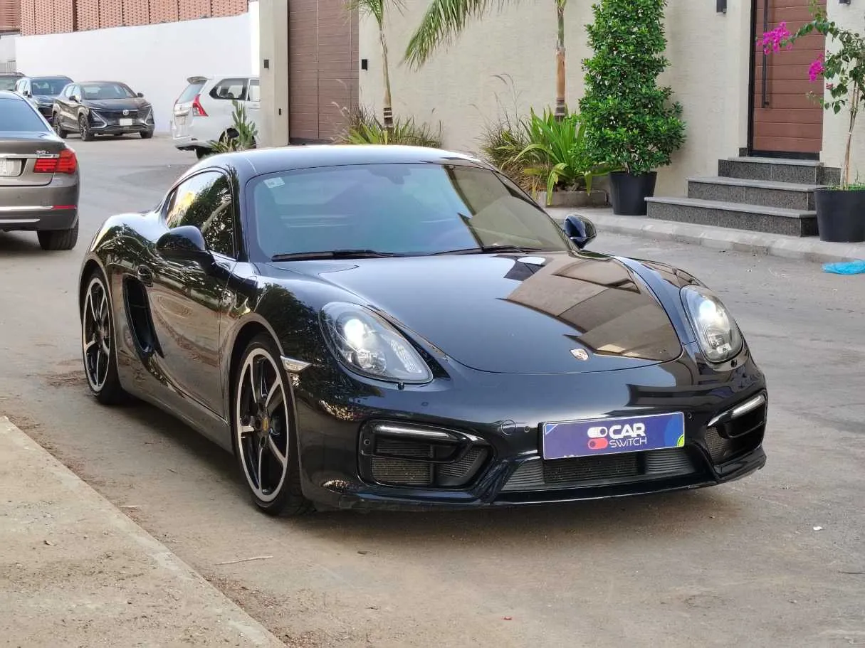 Car image 3
