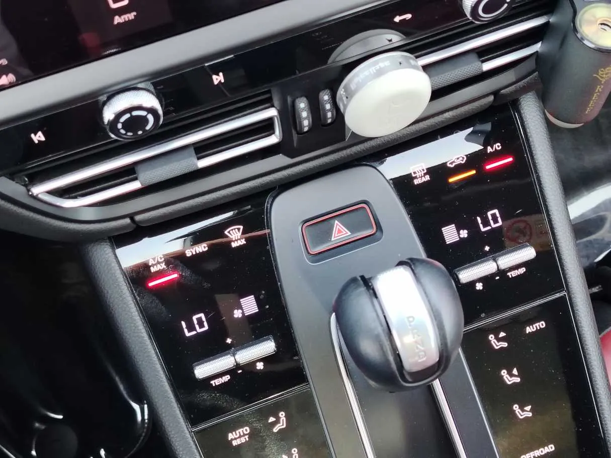 Car image 22