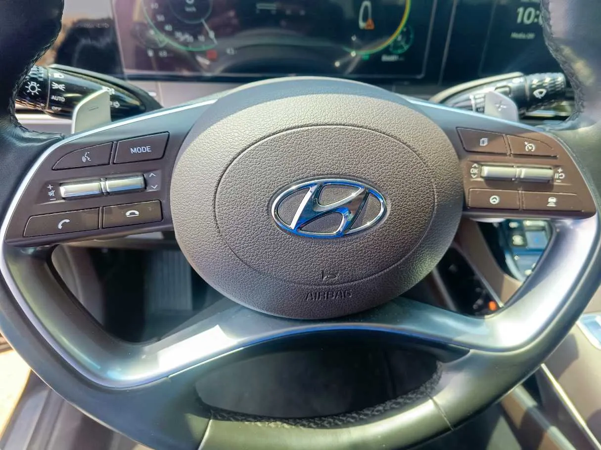 Car image 28