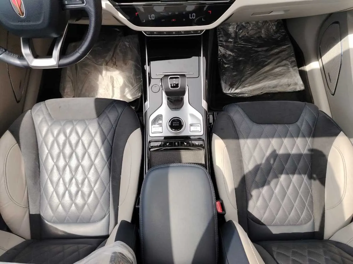 Car image 20