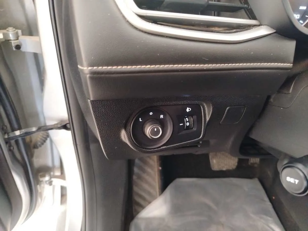 Car image 39