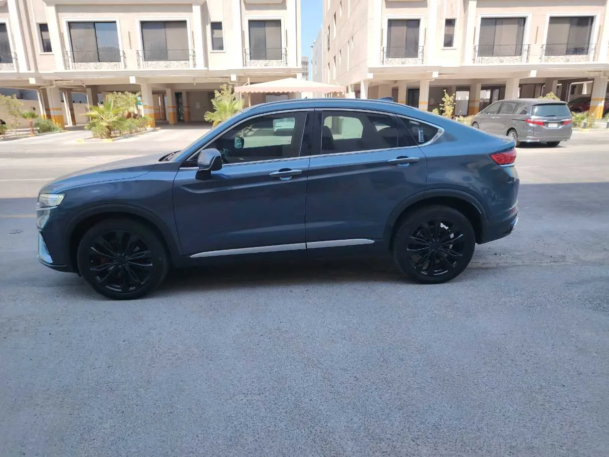 Car image 8