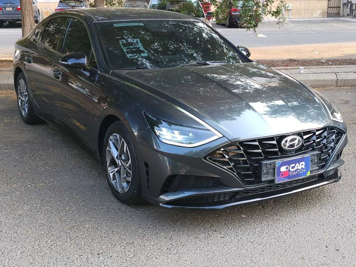 Car image 3