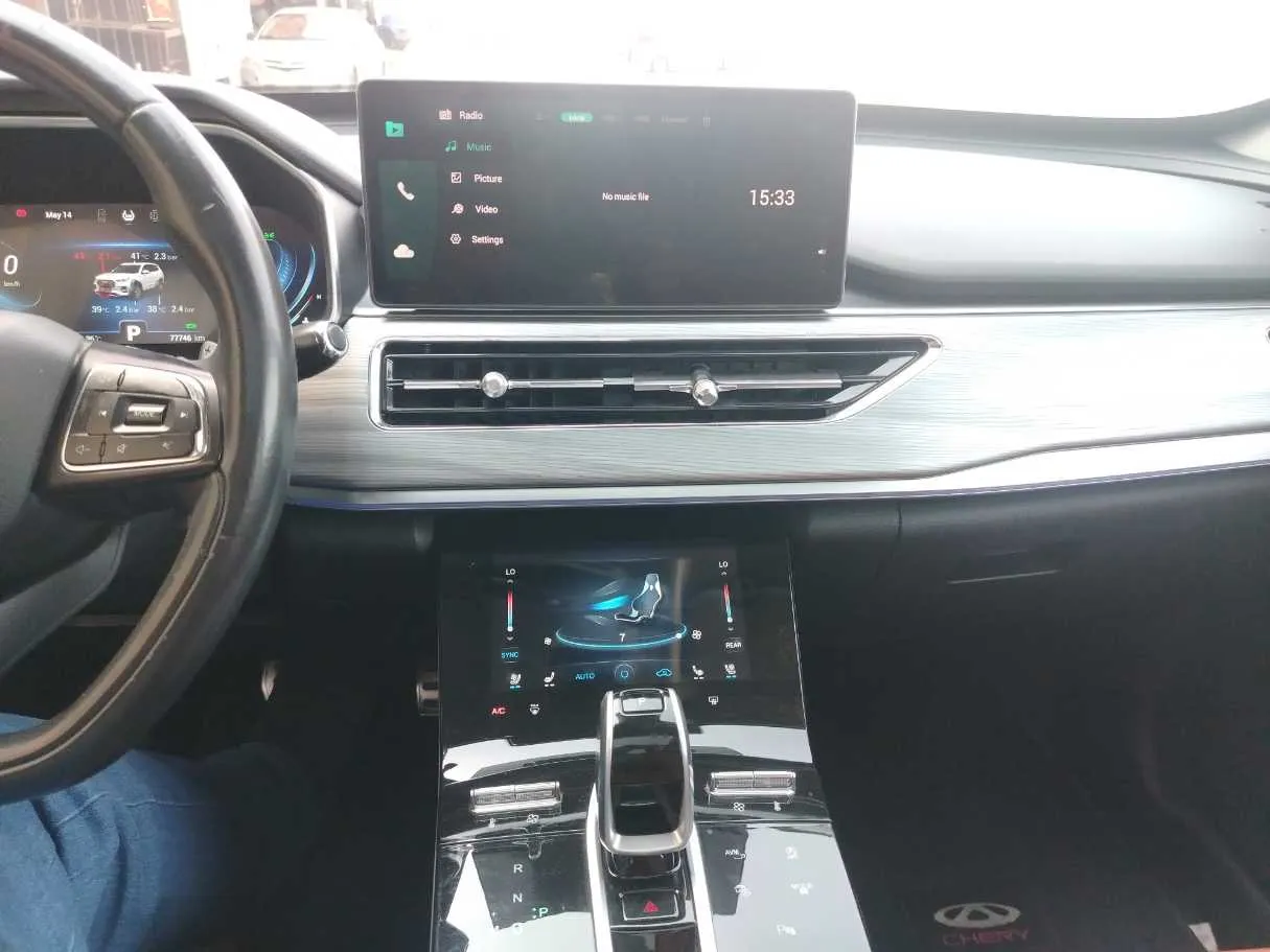 Car image 24