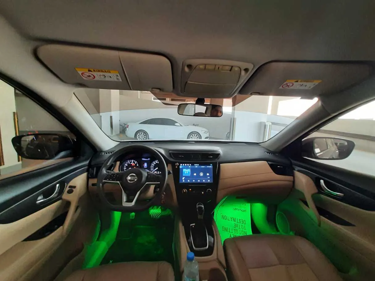Car image 14