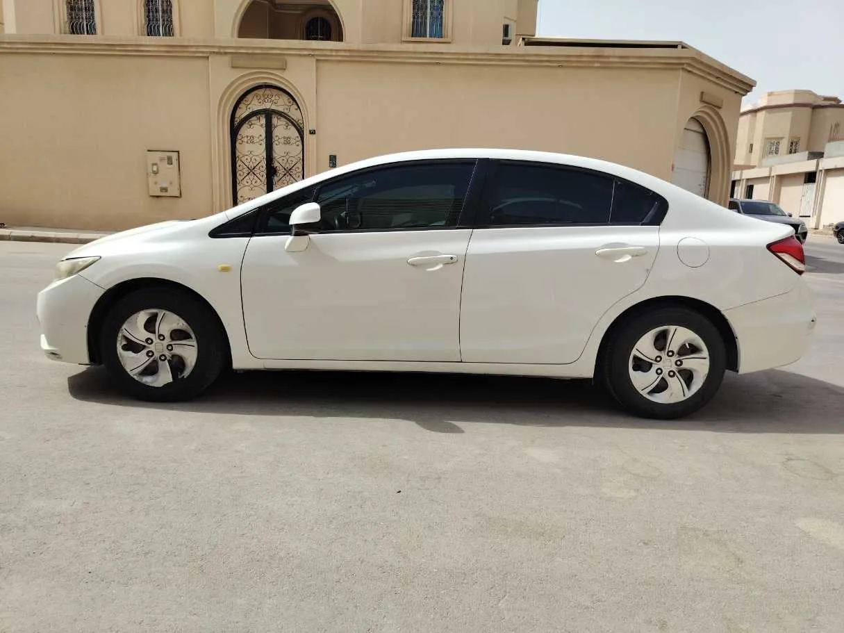 Car image 8