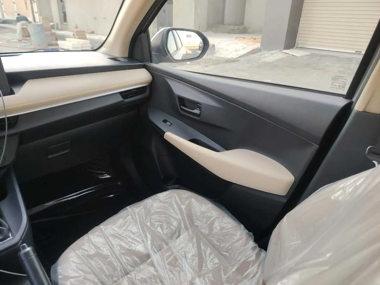 Car image 23