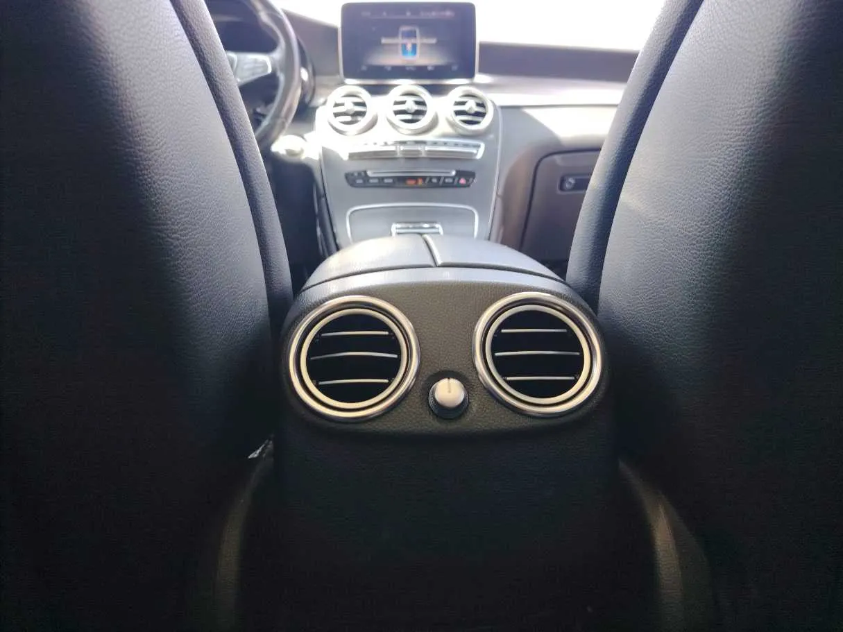 Car image 32