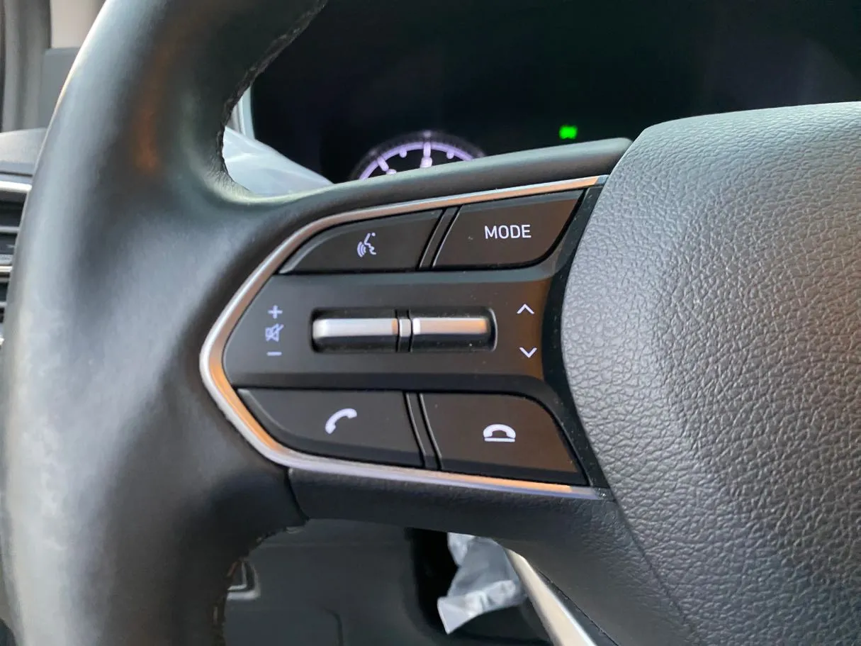 Car image 30