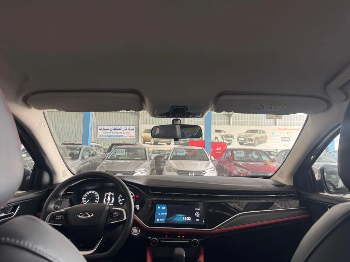 Car image 16