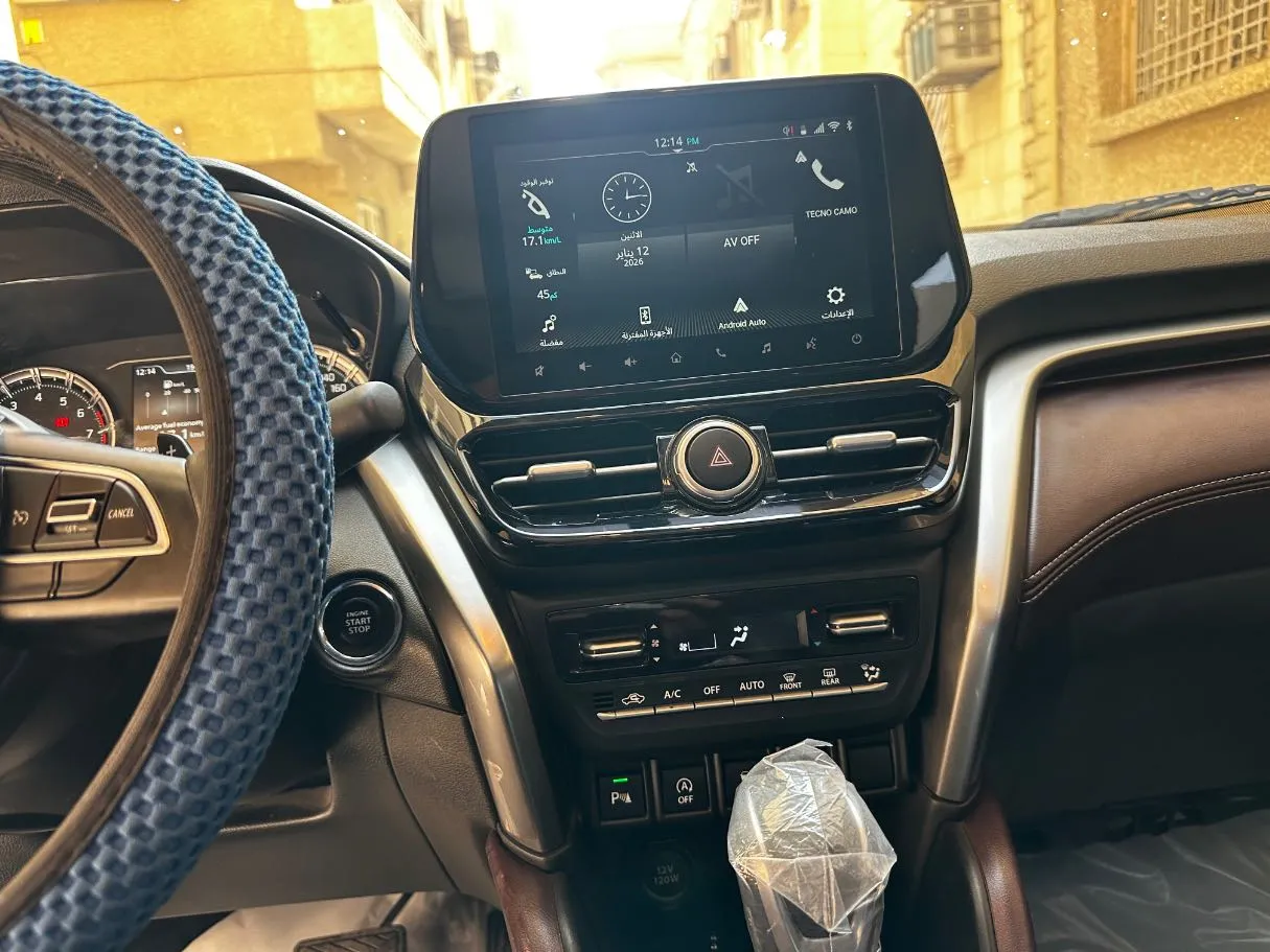 Car image 19