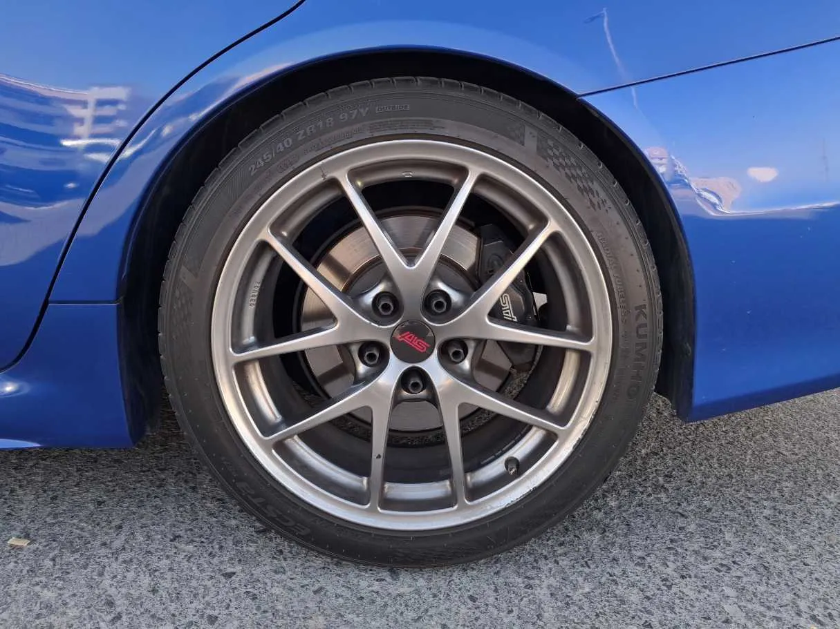 Car image 9