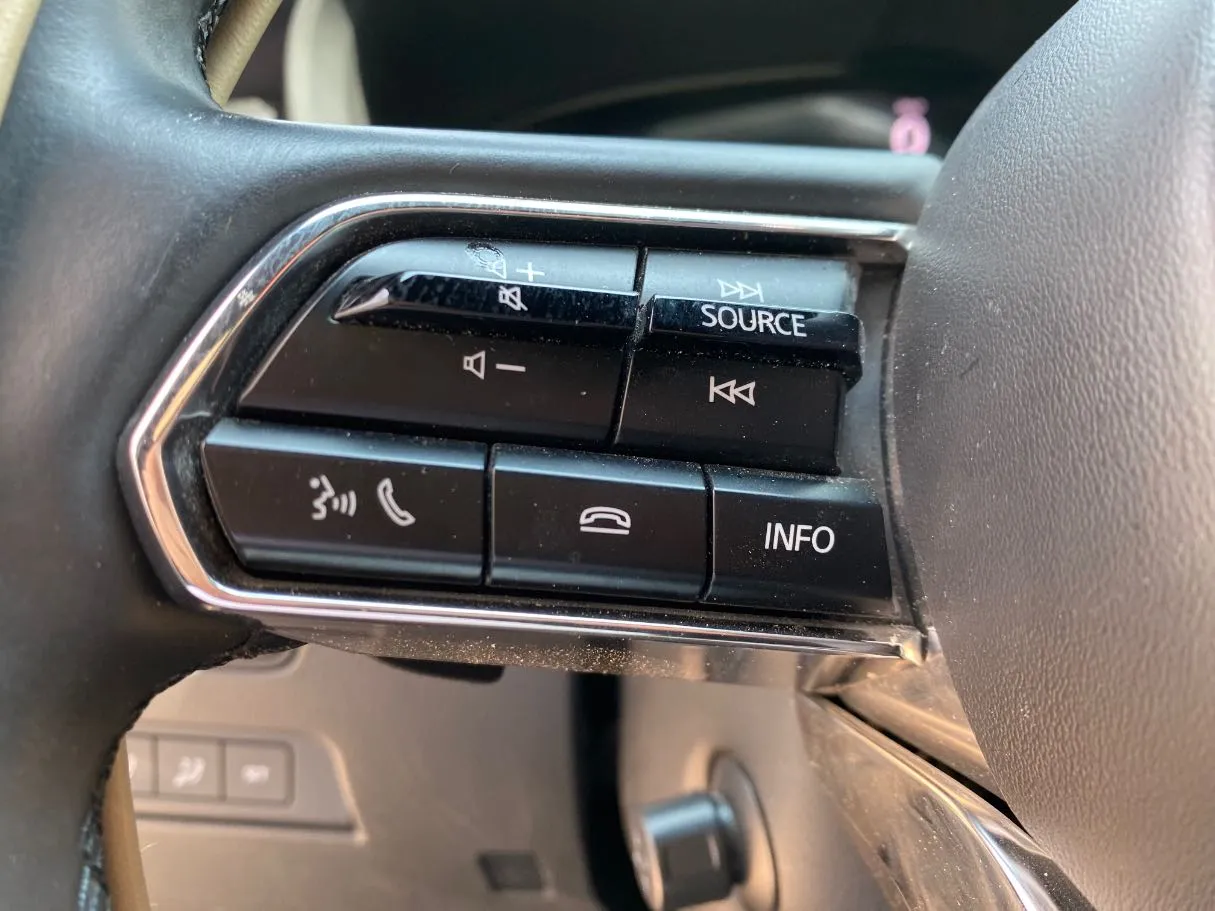 Car image 25