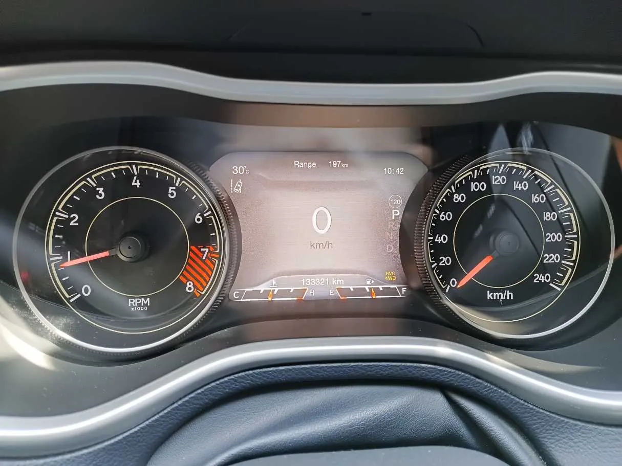 Car image 18