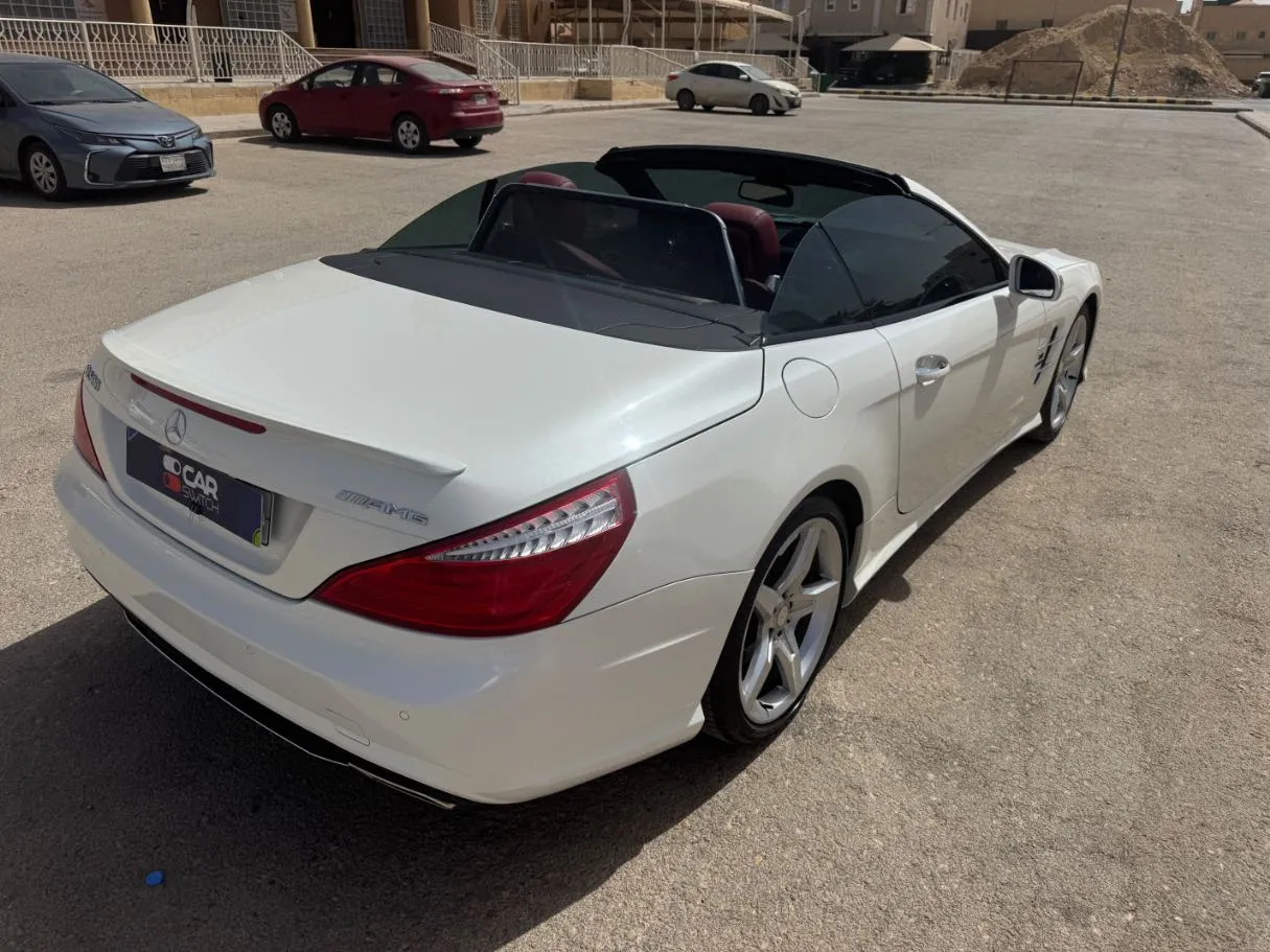 Car image 6