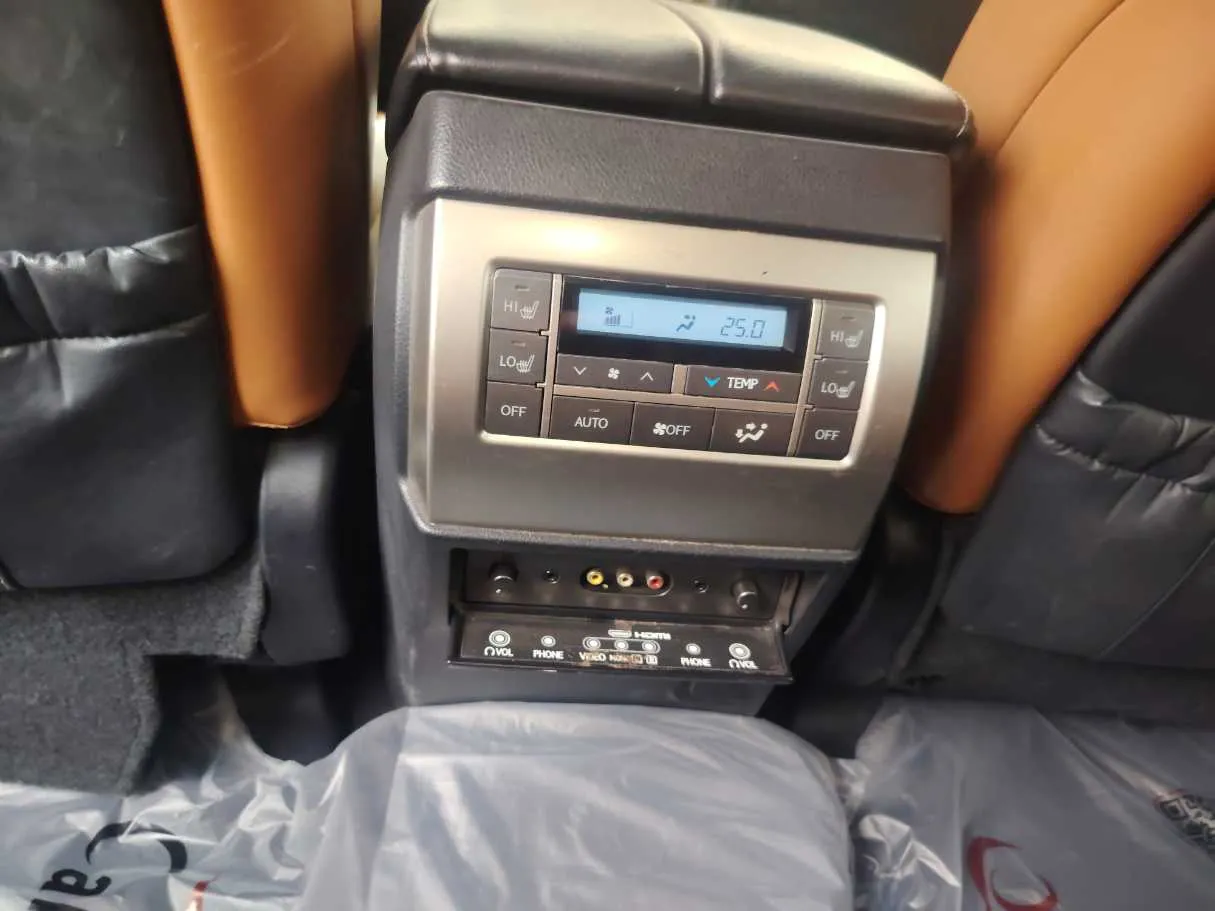 Car image 31