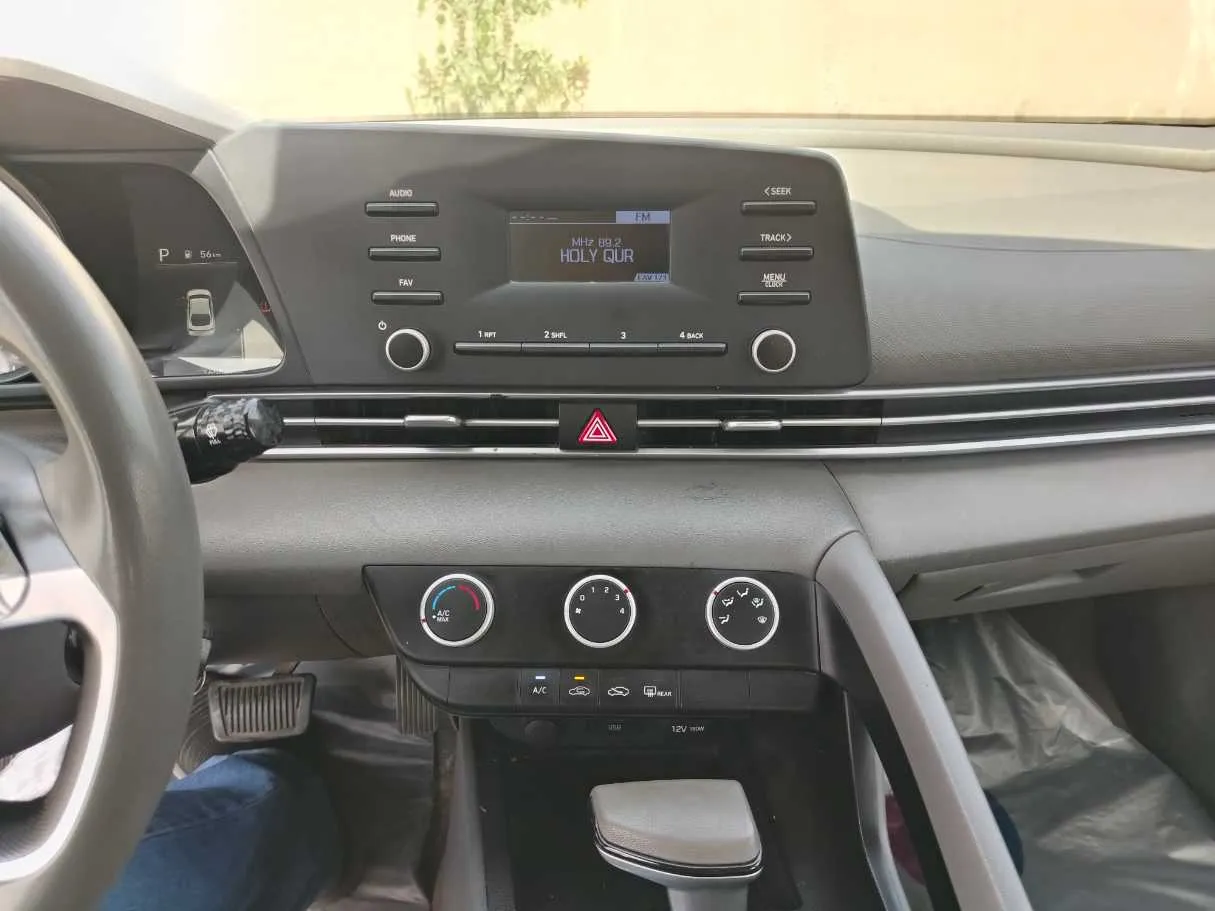 Car image 27