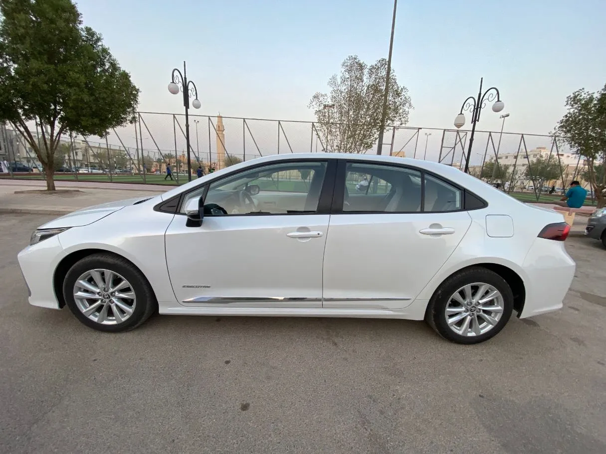 Car image 8