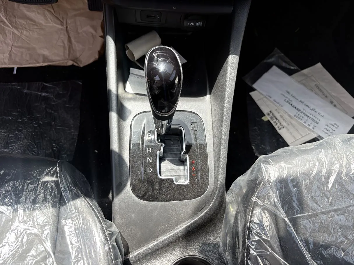 Car image 13