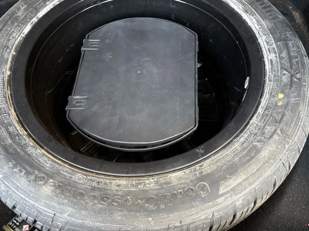 Car image 30