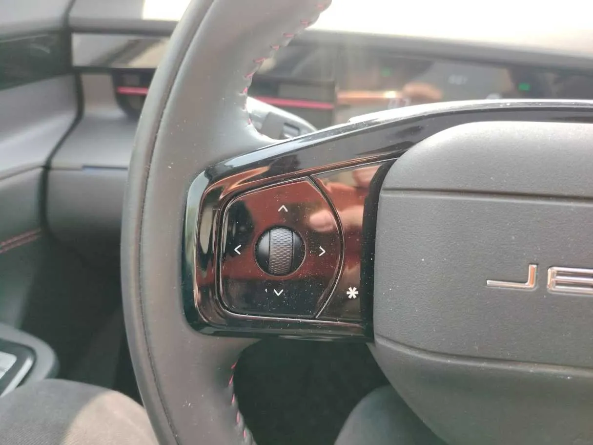 Car image 39