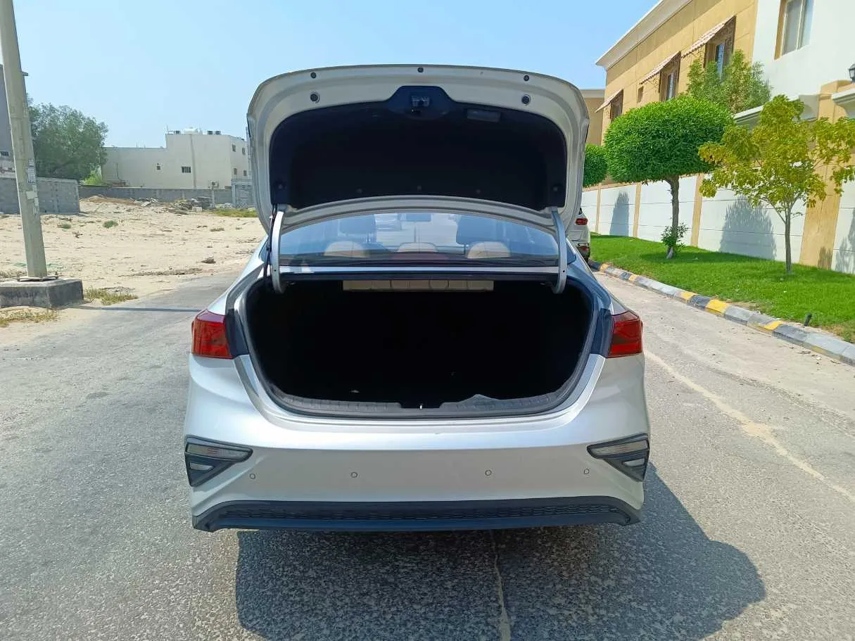 Car image 24