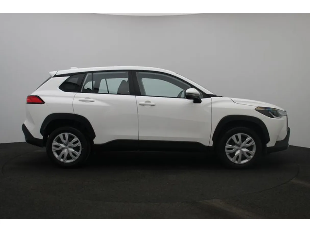 Car image 13